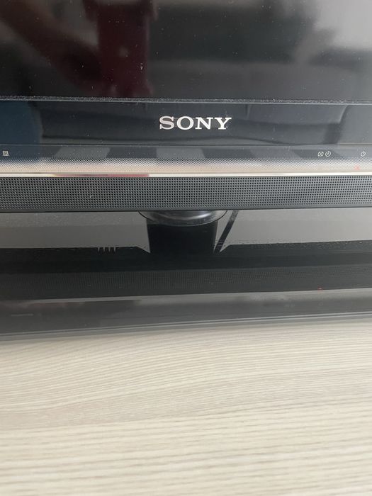 TV Sony Bravia 40 cali (99 cm x 68 cm)