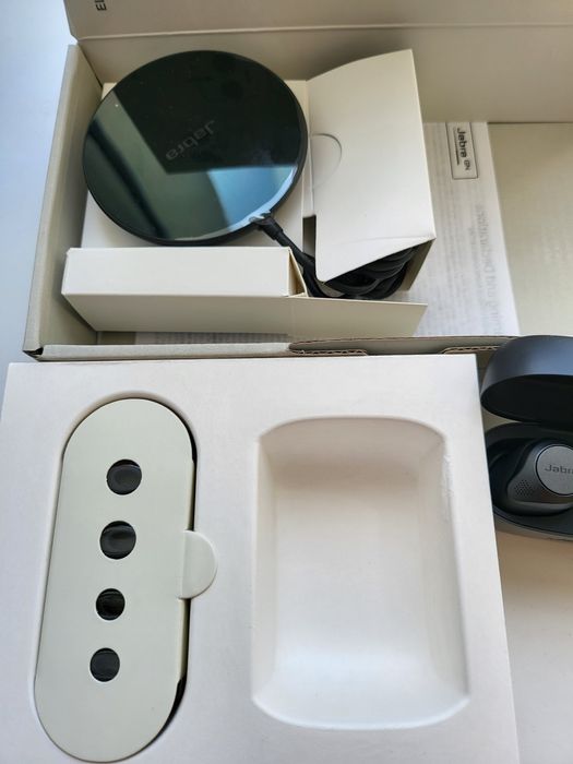 Навушники гарнітура Jabra Elite 85T + 2 безпровідних зарядки