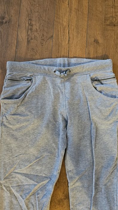 Spodnie dresowe jasno szare Amisu