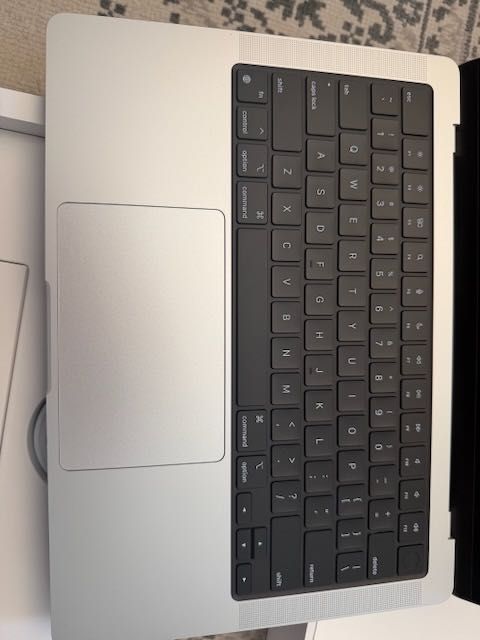 Apple MacBook Pro 14 M4 10-core CPU + 10-core GPU / 16GB / 512GB SSD