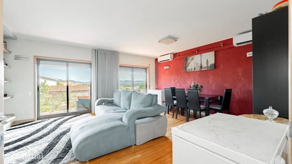 Apartamento T3 em Fradelos | 146 m² | Varanda c/ Churrasqueira