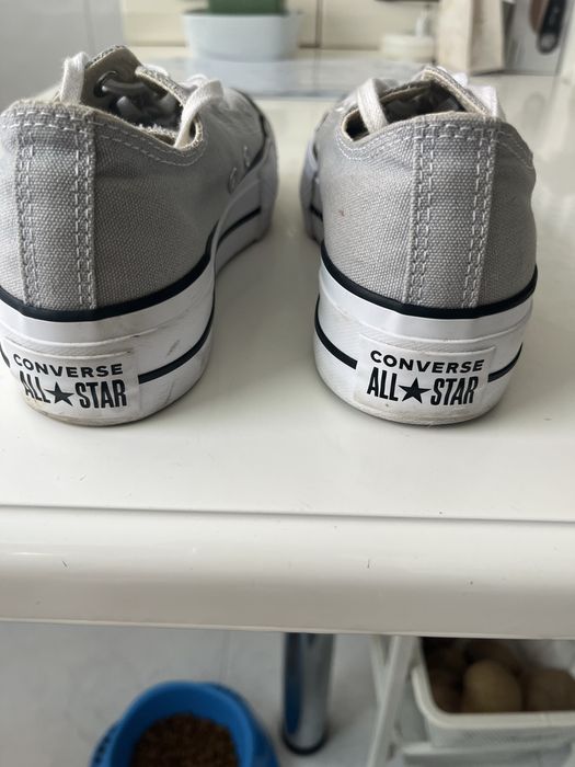 Tenis da marca convetse All start com pouco uso