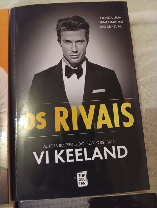 5 livros cada um 10€ de vi keeland e de Penélope ward