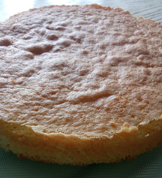 Бісквітні коржі.