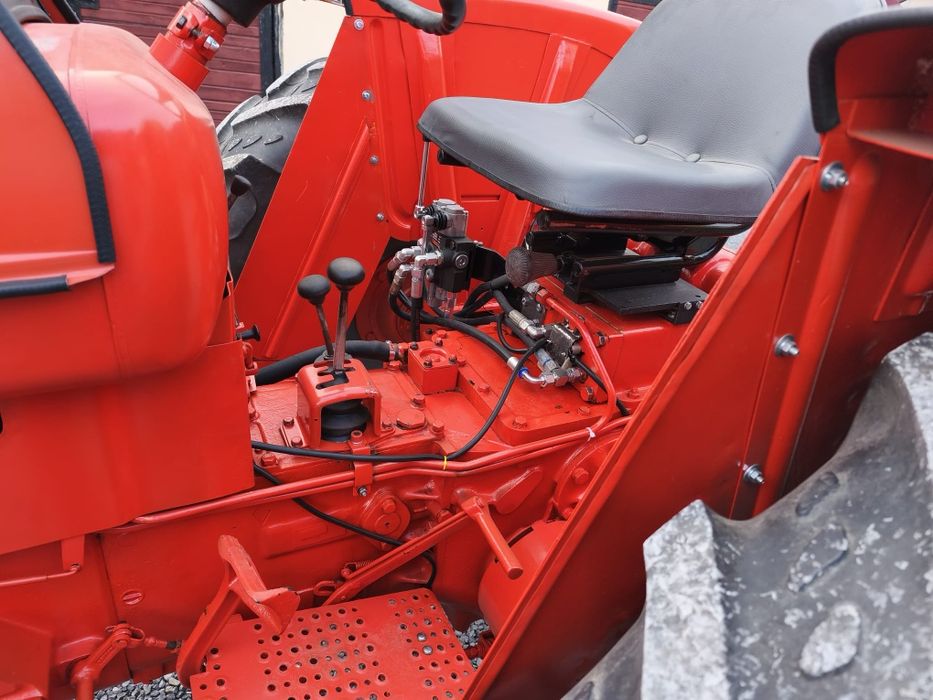 Ciągnik Renault 88