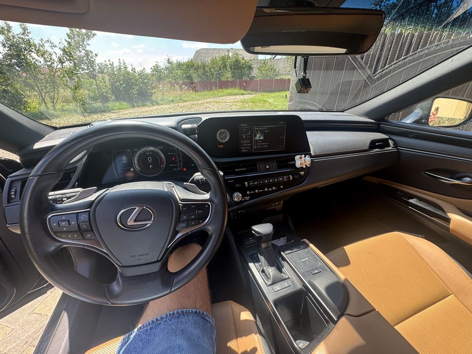 Lexus ES 200, перший власник 2021 рік