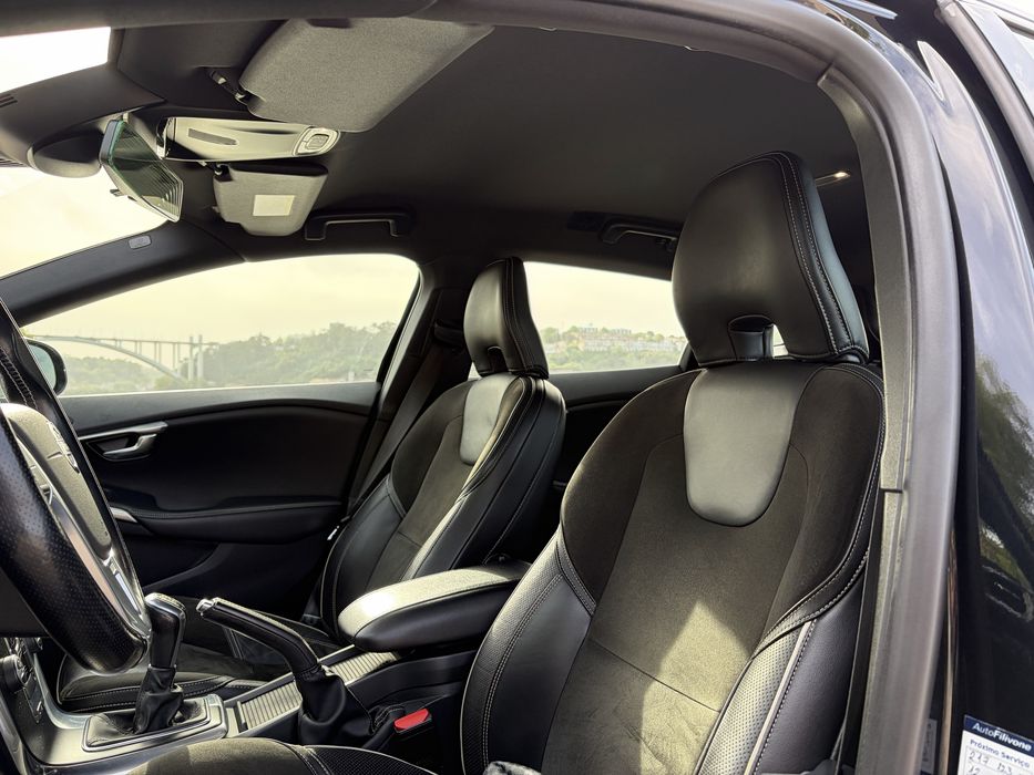 Volvo v40 D2 R Design