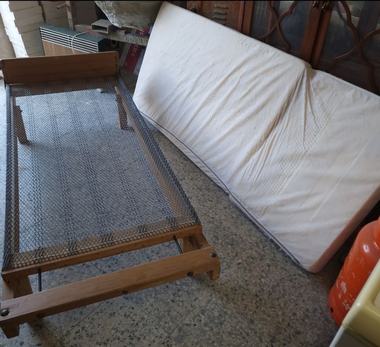 Vintage Bed/Sofa64332152176130122