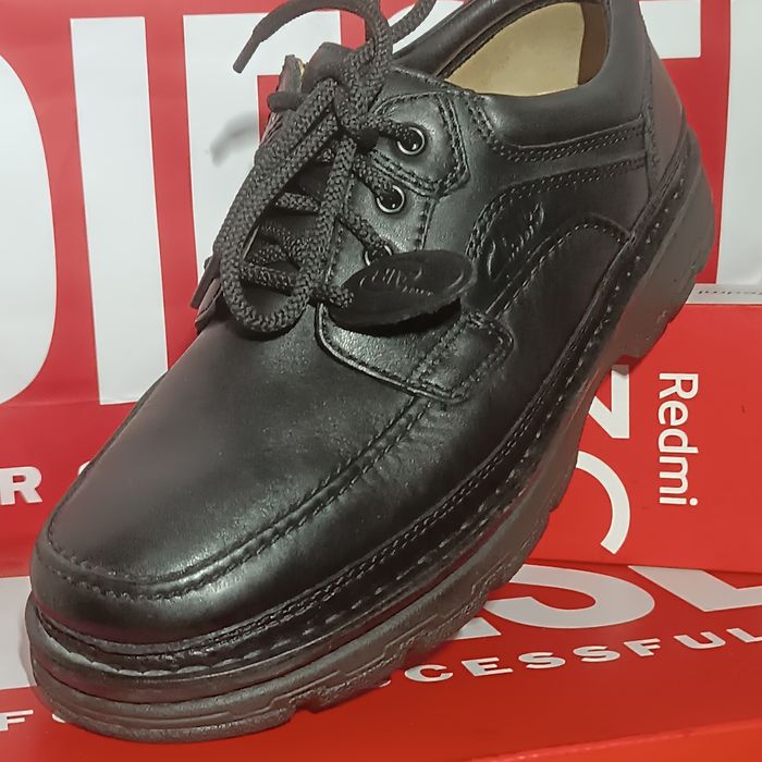 Мужские кожанные туфли Clarks AIR оригинал раз.41,5 си.27см