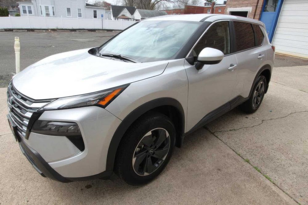 Nissan Rogue Sv      2025
