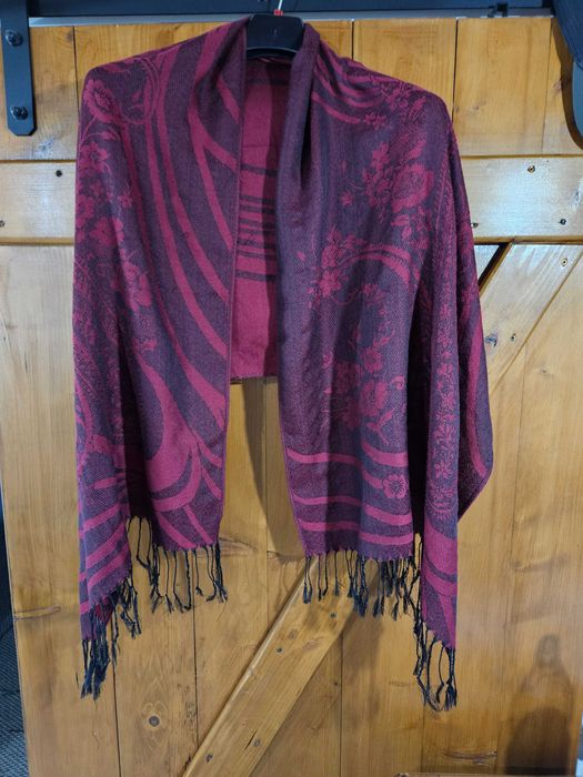 klasyczny szal damski