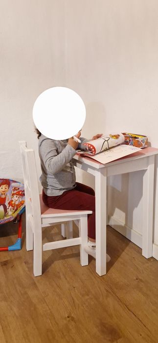 Secretária e cadeira de criança