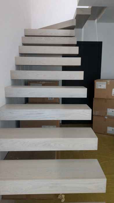 Stopnie dębowe Schody Półkowe Wspornikowe na konstrukcje