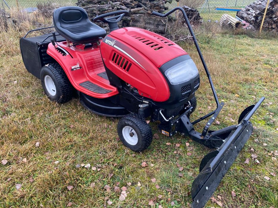 TRAKTOREK Kosiarka A MTD z plugiem
