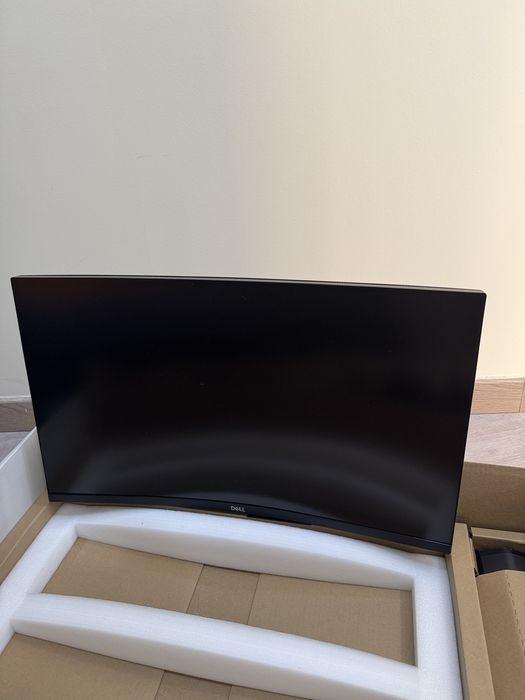 Dell S2721HGF 27” Gaming Curvo 144Hz FHD