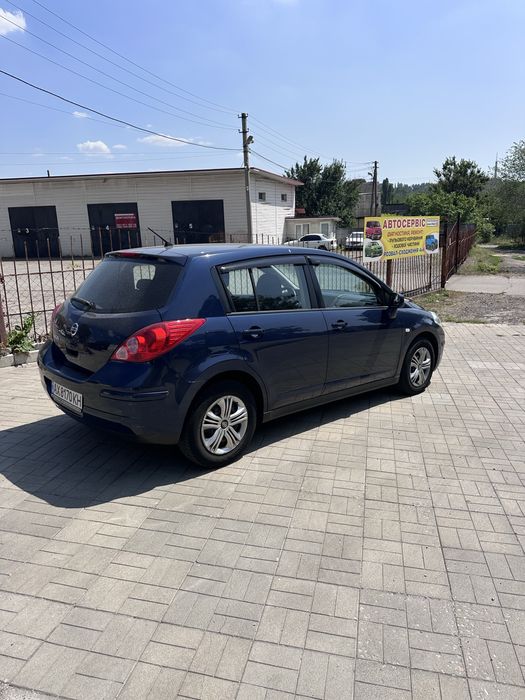 Nissan Tida 2010 Автомат