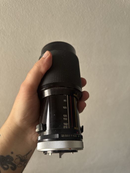 Vivitar Series 1 70-210mm f/3.5 VMC Macro Zoom