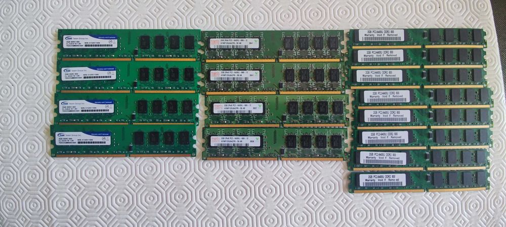 Lote 18 Módulos de Memória RAM 2GB DDR2 800MHz (PC2-6400)