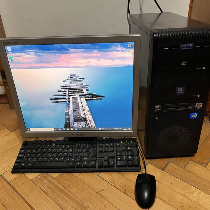 Комп’ютерний комплект: ПК + монітор + клавіатура і мишка