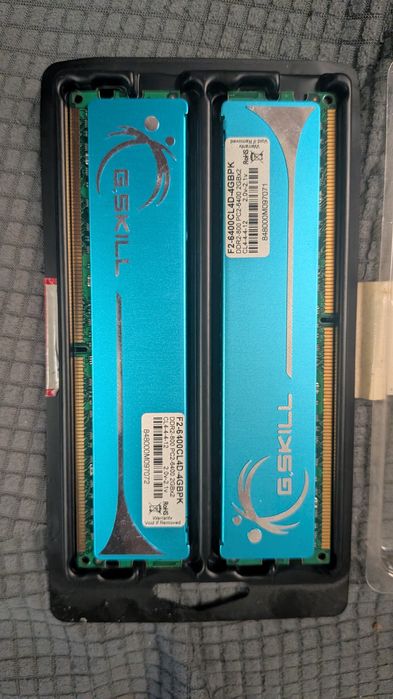 G.Skill 4GB (2x2GB) DDR2-800 CL4 PC2-6400 – Kit Dual Channel