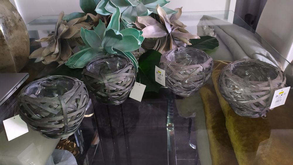 Vasos novos tipo verga cinzentos 10€ pelos 4