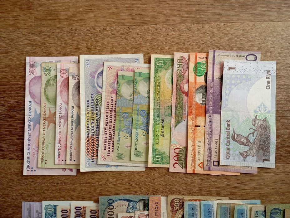 Colecção de 173 Notas do Mundo