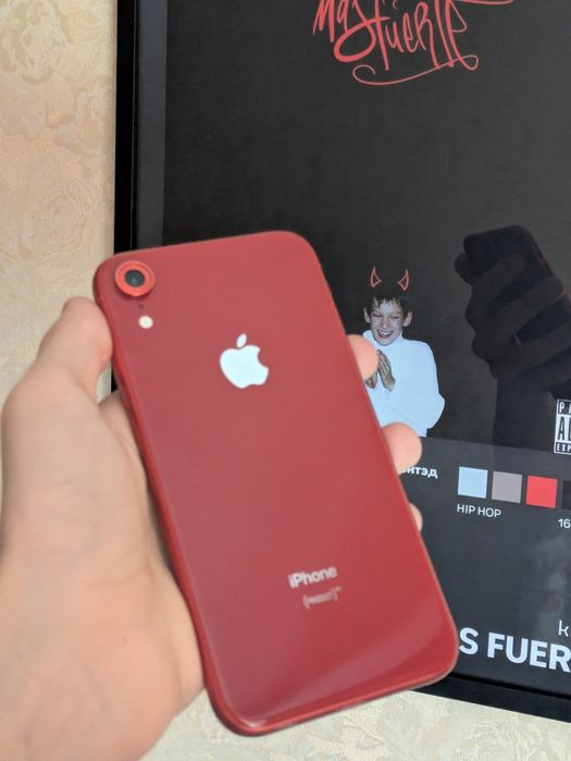 iPhone xr (128gb)