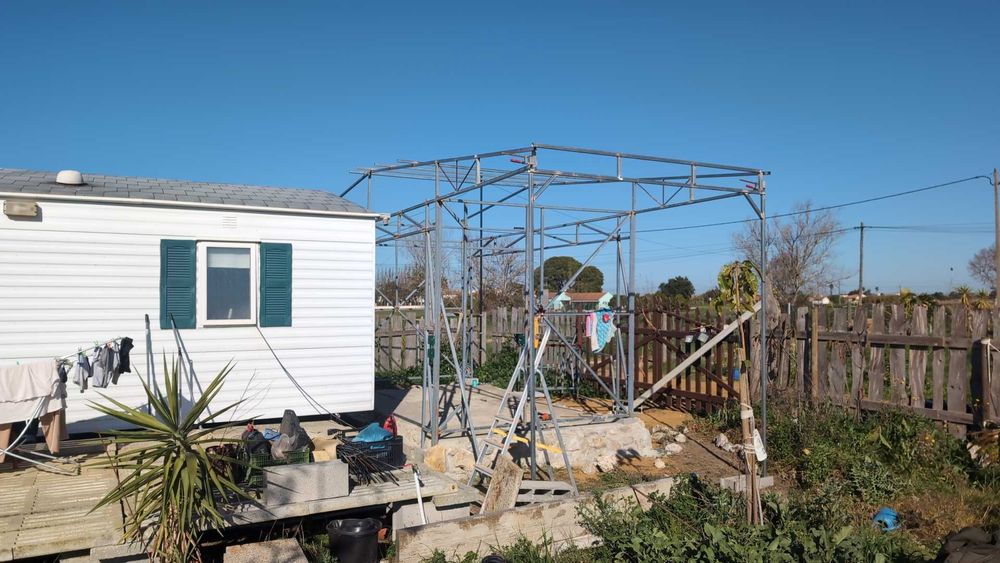 Estruturas metálicas ligeiras - Telheiros / Canis / Abrigos de Jardim