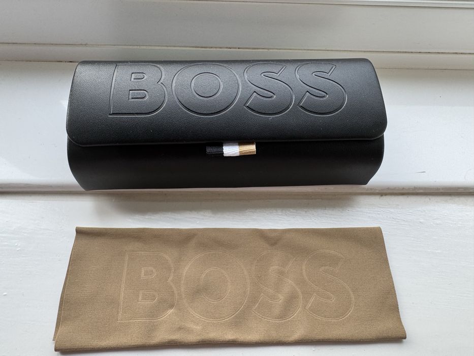 Etui futelar na okulary Boss, kolor czarny