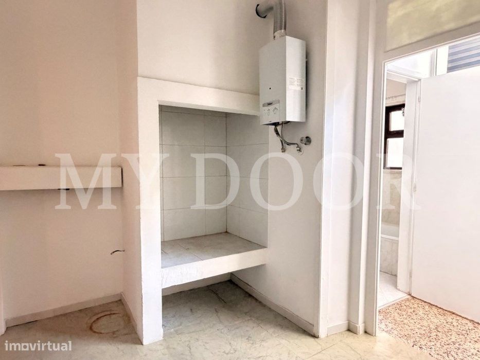 Apartamento T1 em Moscavide - Muita luz solar - Central