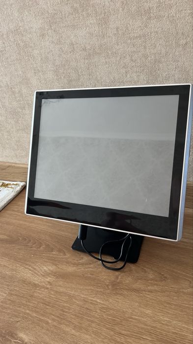 POS Carisma 2 - 2gb Ram-SSD - win10