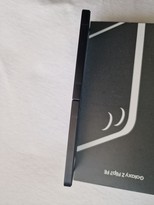 Samsung Galaxy Z Flip 7 FE 256gb czarny idealny