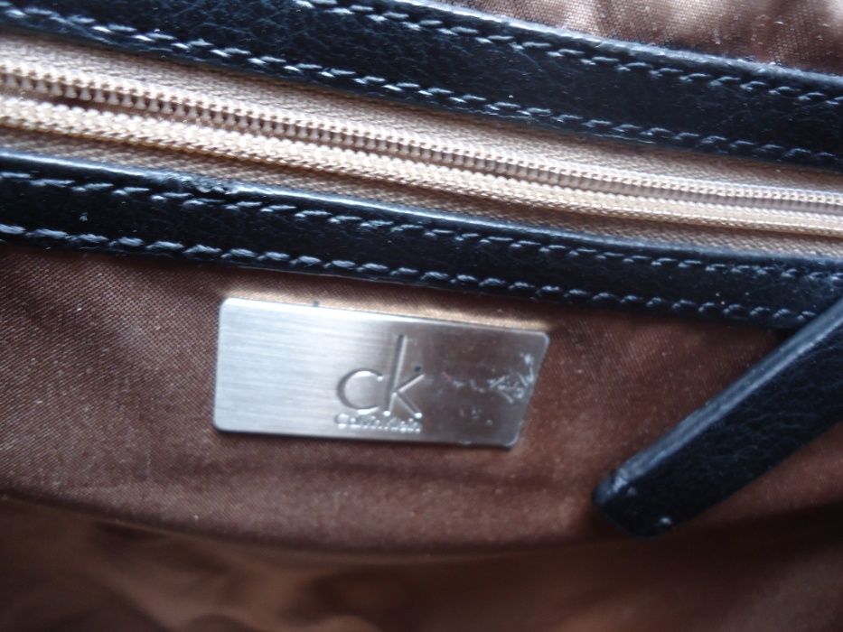 torebka Calvin Klein czarna listonoszka