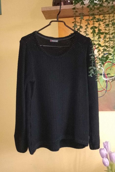 sweter czarny damski 40 L*Streed One* tył zaokrąglony dłuższy