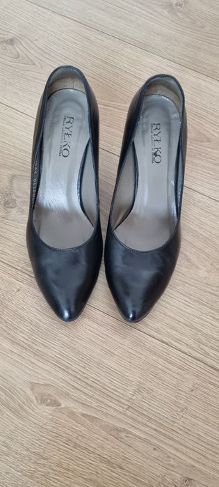 Czółenka czarne rozm.39