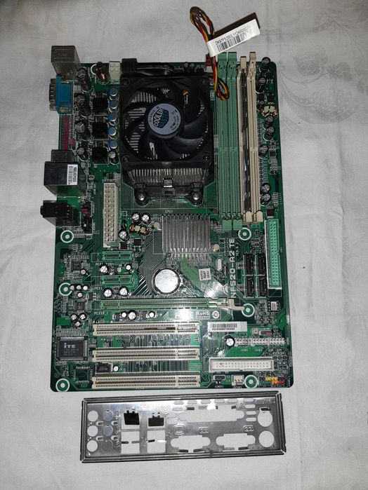 Продам комплект Материнску BIOSTAR NF520-A2 TE.+ Проц.+ 2ГИГ ПАМЯТИ.