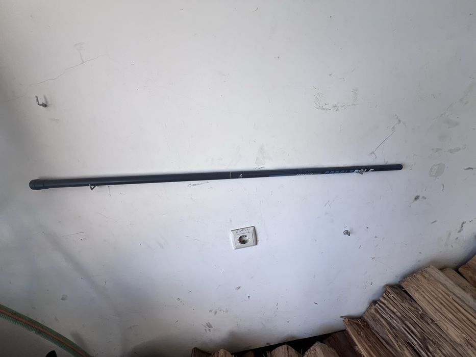 2 canas de pesca em boas condissões