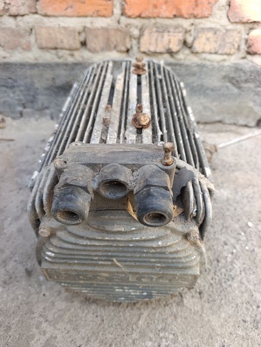 Генератор рефрижератора на 220/380 вольт. Frigoblock G12. С шкивом Б/У