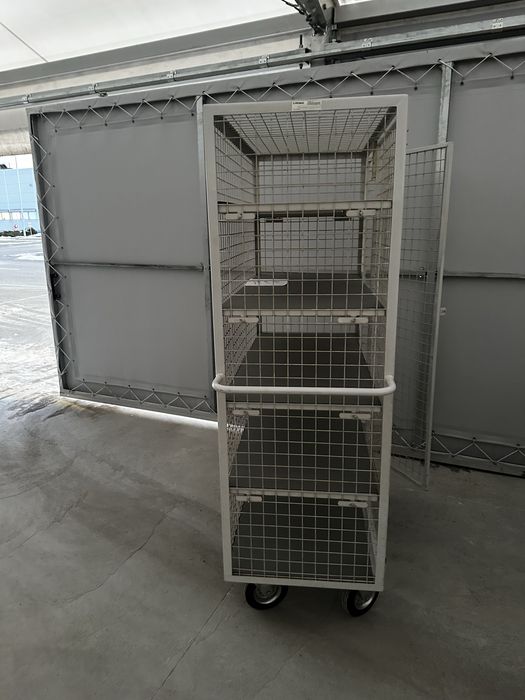 Sprzedam regal na kolkach