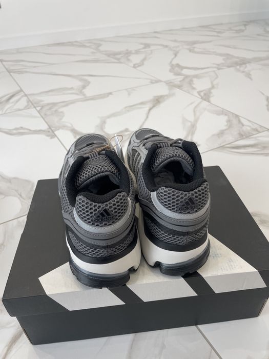 Кросівки Adidas Spiritain 2000