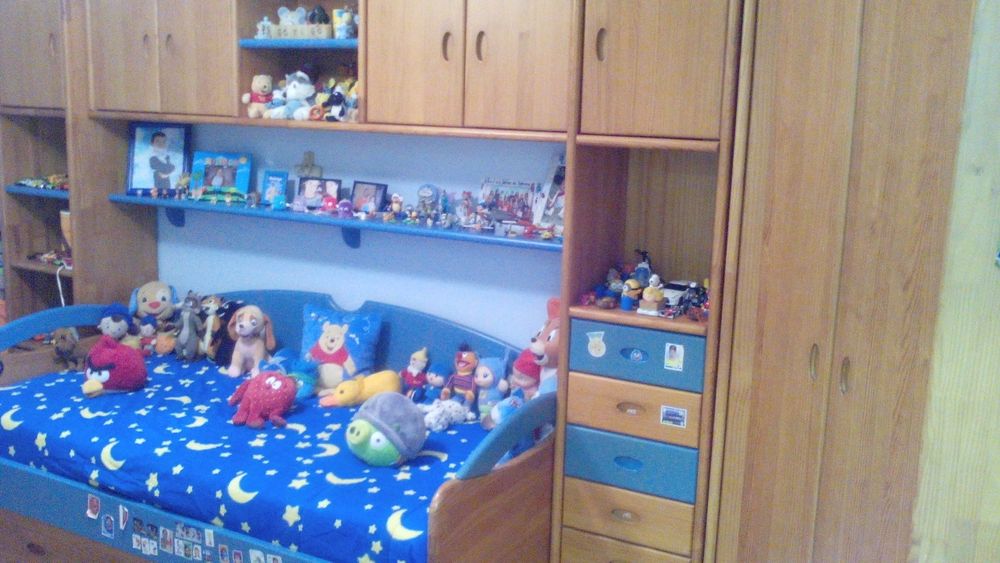 Vendo Estúdio juvenil, com roupeiro de canto c/ oferta de colchão