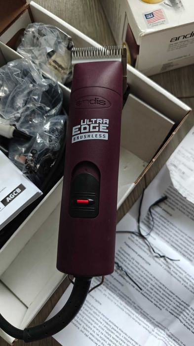 Andis UltraEdge® AGC Super 2-Speed Brushless Clipper