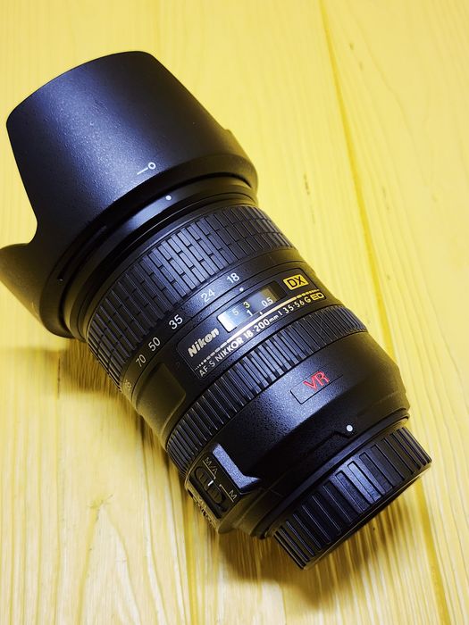 Nikon 18-200mm f/3.5-5.6G VR AF-S IF-ED DX Zoom-Nikkor