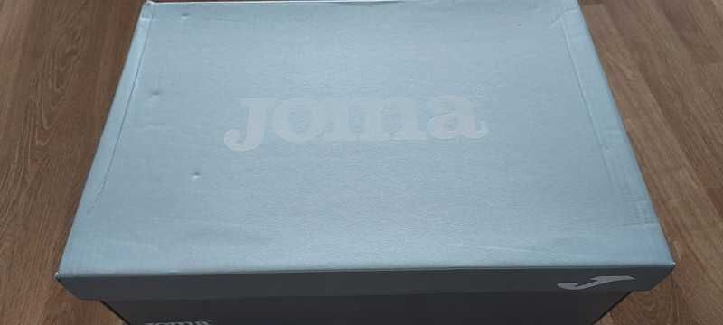 Sapatilhas Joma embaladas