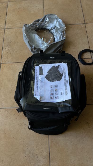 Saco Sobredepósito Givi TanklockED UT810 – 25L Extensível