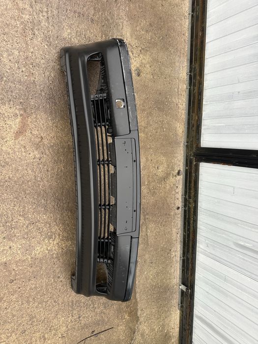 Передній Бампер BMW e 38