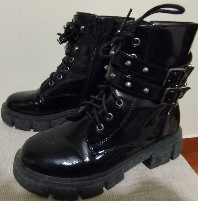 Botas pretas de mulher tamanho 36