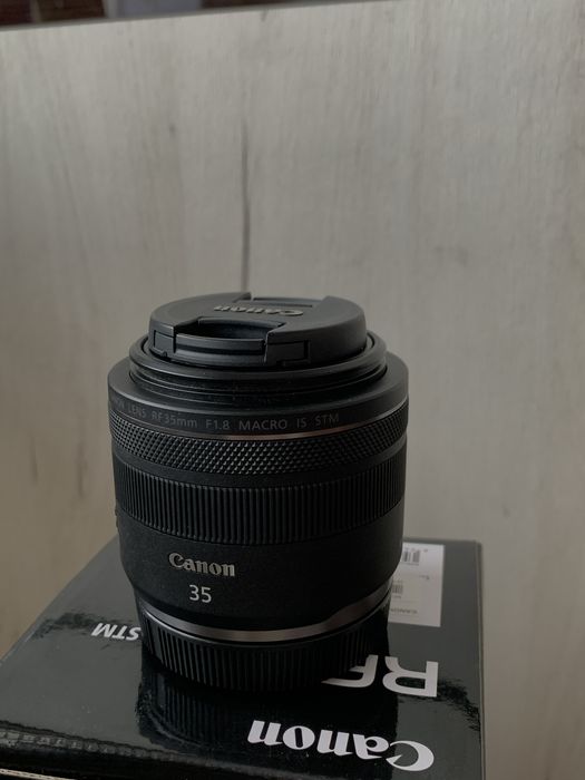 Об'єктив Canon RF 35 mm f/1.8 IS Macro STM