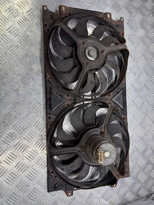 Диффузор радиатора моторчик Вентилятор  Seat Ibiza VW Passat