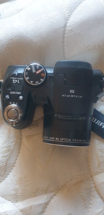Продам Компактний фотоапарат Fujifilm FinePix S2980 Black